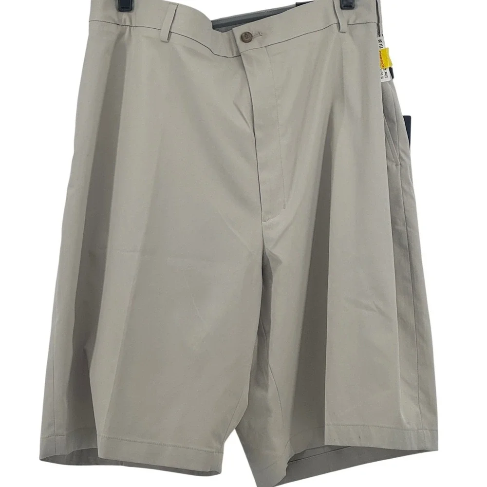 NWT Walter Hagen Men Big & Tall Golf Shorts Sz 50 Light Khaki HydroDri P11‎